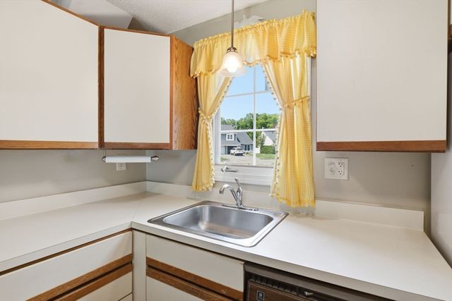 79 Chapin Greene 79, Ludlow, MA 01056