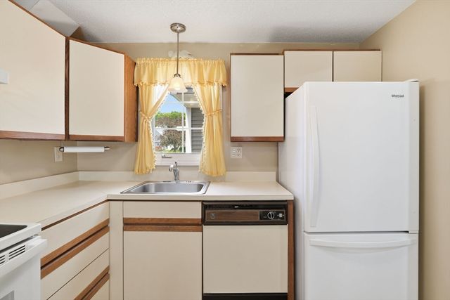 79 Chapin Greene 79, Ludlow, MA 01056