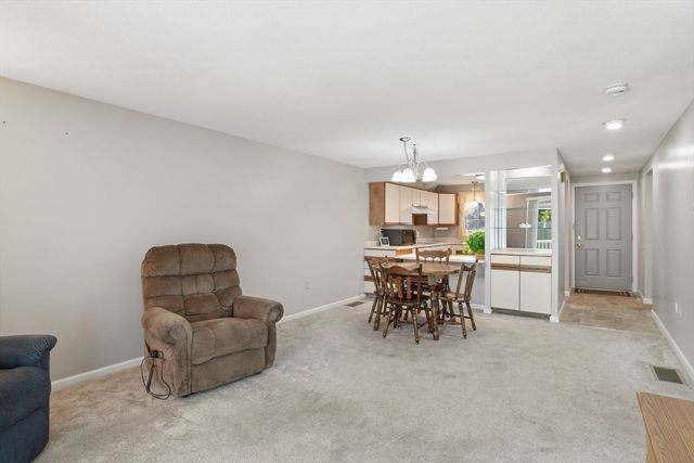 79 Chapin Greene 79, Ludlow, MA 01056