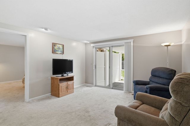 79 Chapin Greene 79, Ludlow, MA 01056