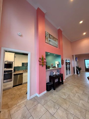 7000 Seawall Blvd, Galveston, TX 77551