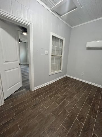 3501 Latimer Street, Dallas, TX 75215