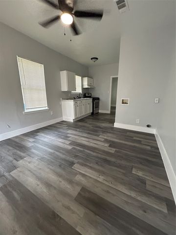3501 Latimer Street, Dallas, TX 75215