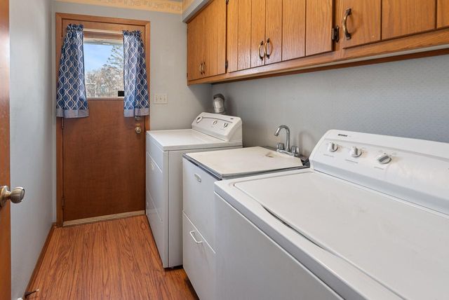 9936 N Concord DRIVE, Mequon, WI 53097