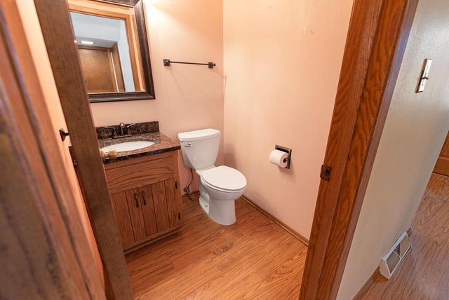 9936 N Concord DRIVE, Mequon, WI 53097