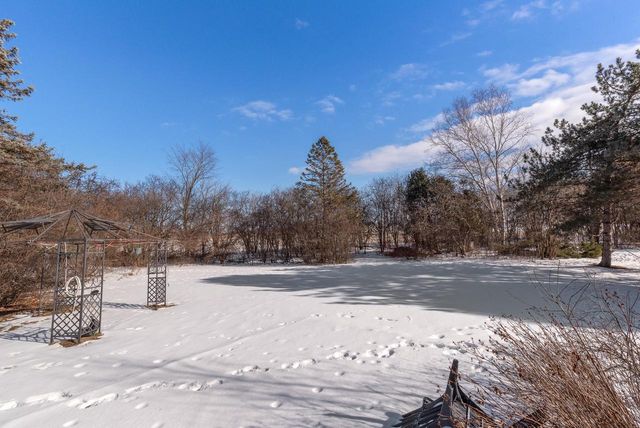 9936 N Concord DRIVE, Mequon, WI 53097