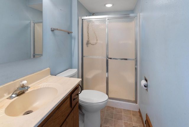 9936 N Concord DRIVE, Mequon, WI 53097