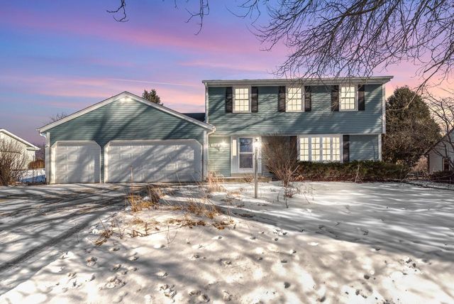 9936 N Concord DRIVE, Mequon, WI 53097