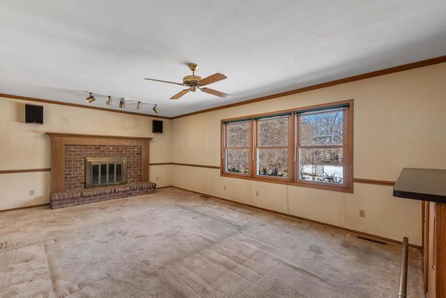 9936 N Concord DRIVE, Mequon, WI 53097