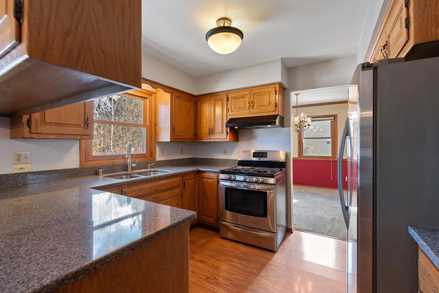 9936 N Concord DRIVE, Mequon, WI 53097