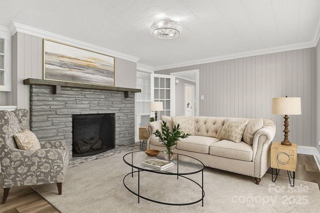 3127 N Center Street, Hickory, NC 28601