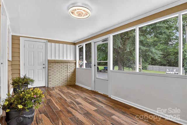 3127 N Center Street, Hickory, NC 28601