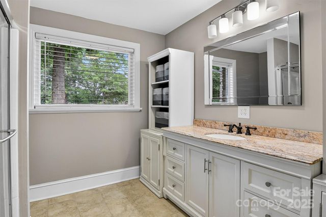 3127 N Center Street, Hickory, NC 28601