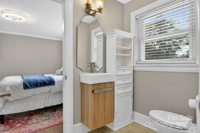 3127 N Center Street, Hickory, NC 28601