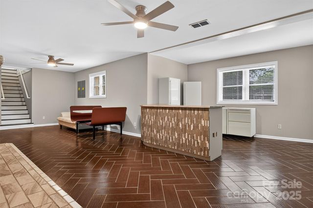 3127 N Center Street, Hickory, NC 28601