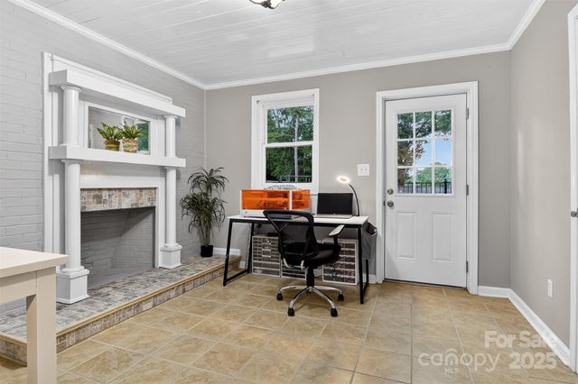 3127 N Center Street, Hickory, NC 28601