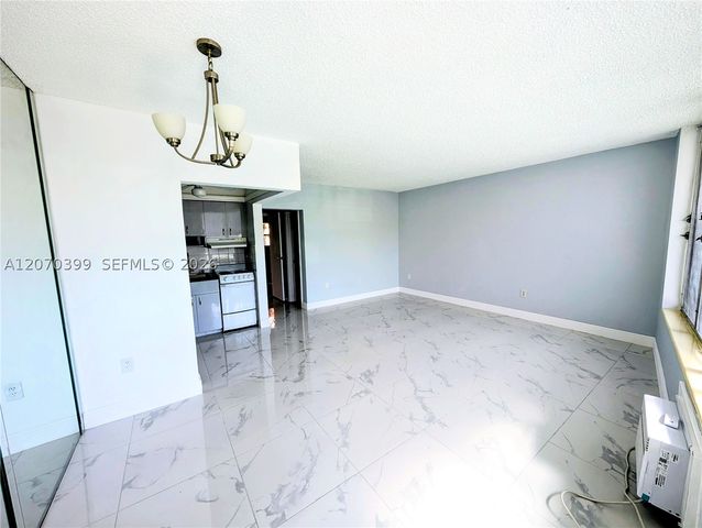 3177 S Ocean Dr 125, Hallandale Beach, FL 33009