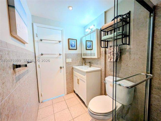 3177 S Ocean Dr 125, Hallandale Beach, FL 33009