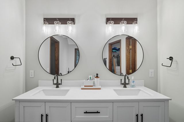 5935 Lynwood Court, Whitehouse, OH 43571