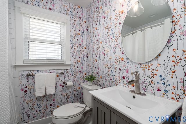 1201 N 37th St, Richmond, VA 23223