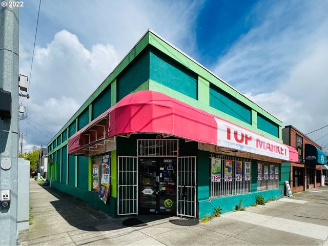 5287 N LOMBARD St, Portland, OR 97203
