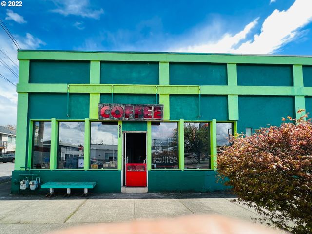 5287 N LOMBARD St, Portland, OR 97203