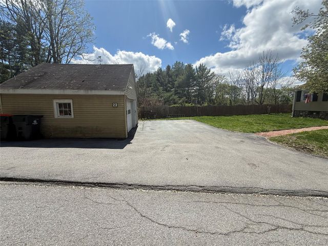 23 Howard Road, Poughkeepsie, NY 12603