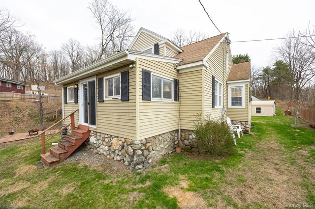 23 Howard Road, Poughkeepsie, NY 12603