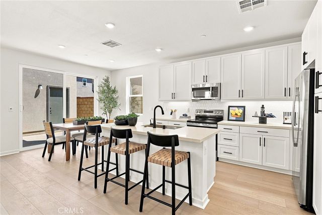 16583 Bottlebrush Lane 2, Fontana, CA 92336