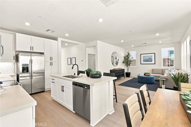 16583 Bottlebrush Lane 2, Fontana, CA 92336