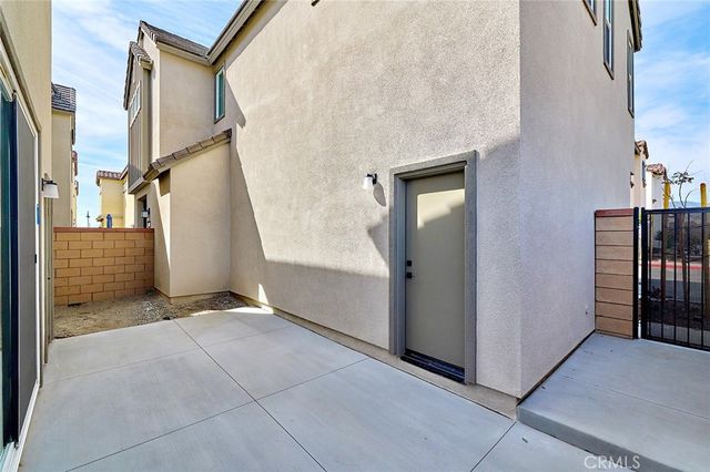 16583 Bottlebrush Lane 2, Fontana, CA 92336