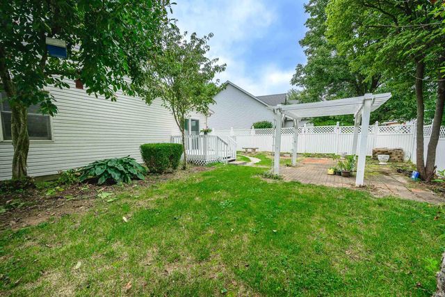 600 W Cyprus Circle, Bloomington, IN 47403
