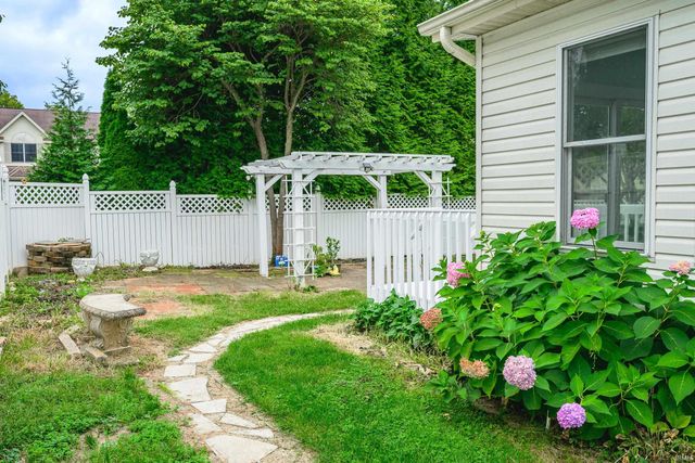 600 W Cyprus Circle, Bloomington, IN 47403