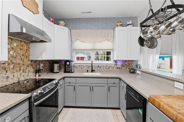 313 Lane CRES, Smithfield, VA 23430