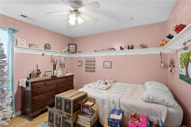 313 Lane CRES, Smithfield, VA 23430