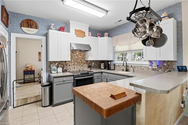 313 Lane CRES, Smithfield, VA 23430