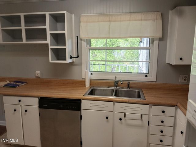 217 Holland Drive, Kingsport, TN 37663