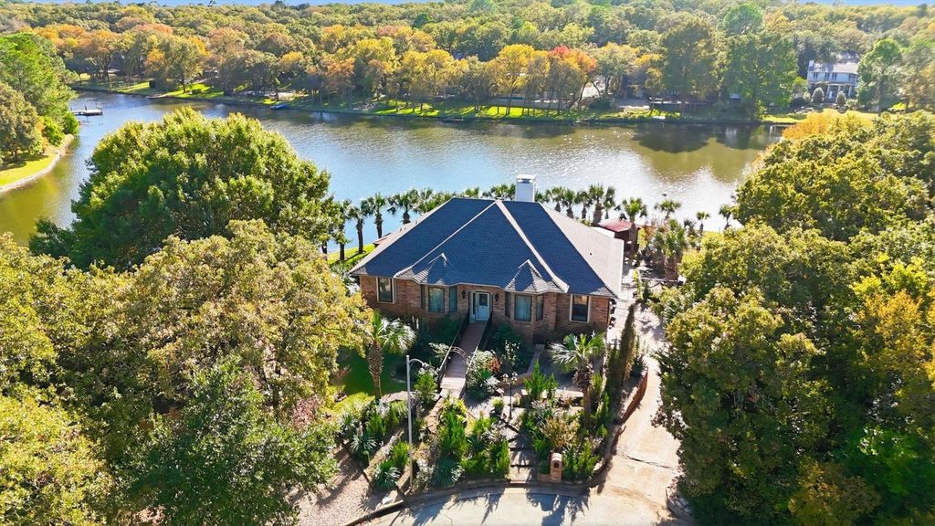 2910 Lakeshore Court, Arlington, TX 76013 — photo 2