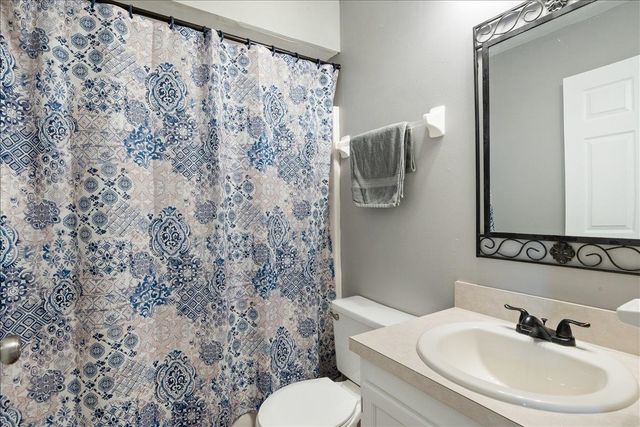 1729 Chandelier Cir, Jacksonville, FL 32225