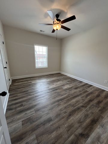 550 Peachers Mill Rd Unit B4, Clarksville, TN 37042