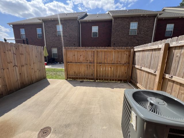 550 Peachers Mill Rd Unit B4, Clarksville, TN 37042