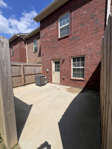 550 Peachers Mill Rd Unit B4, Clarksville, TN 37042