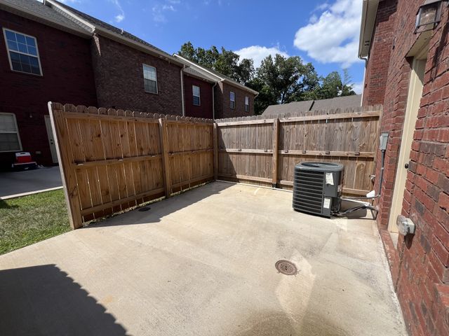 550 Peachers Mill Rd Unit B4, Clarksville, TN 37042