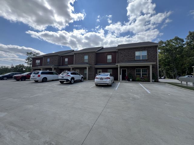 550 Peachers Mill Rd Unit B4, Clarksville, TN 37042