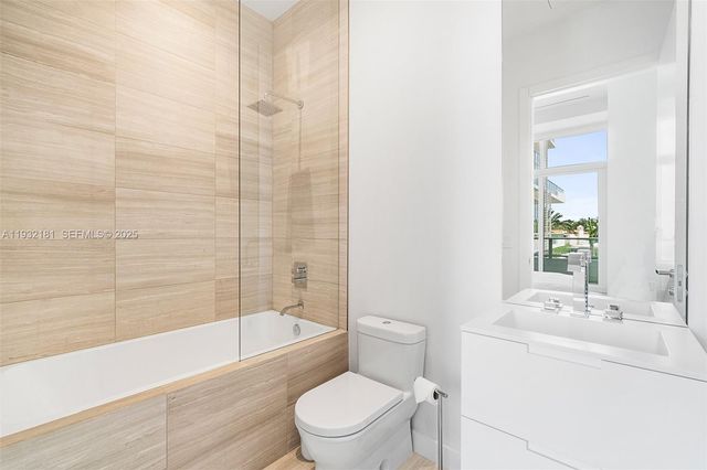 4701 N Meridian Ave 210, Miami Beach, FL 33140