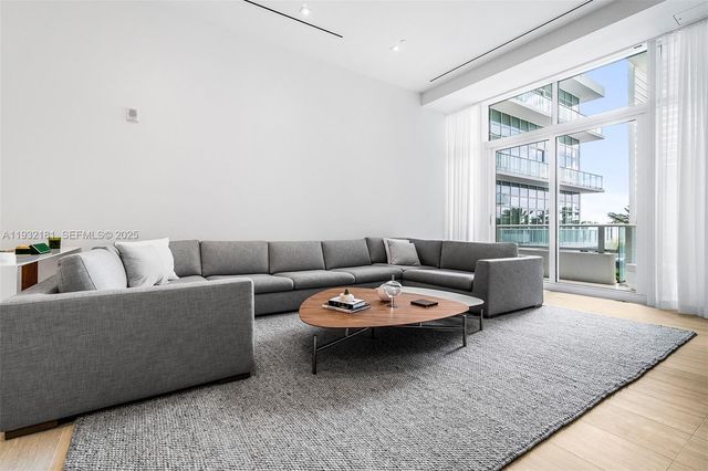 4701 N Meridian Ave 210, Miami Beach, FL 33140