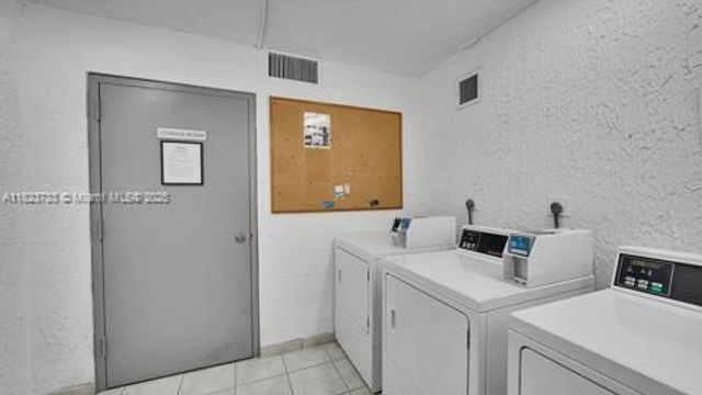 200 Leslie Dr 407, Hallandale Beach, FL 33009