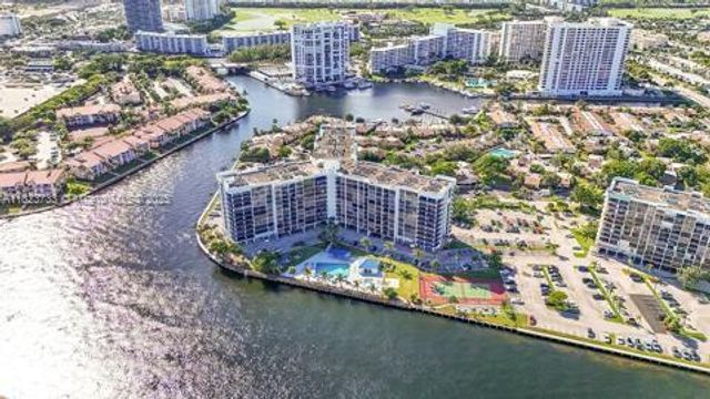 200 Leslie Dr 407, Hallandale Beach, FL 33009