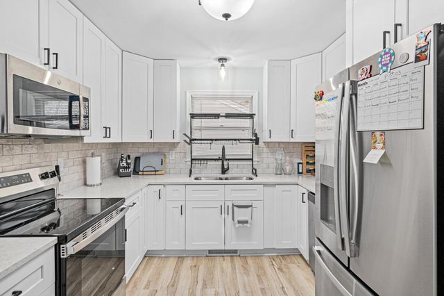 4531 France Avenue N, Robbinsdale, MN 55422