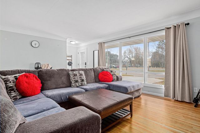 4531 France Avenue N, Robbinsdale, MN 55422